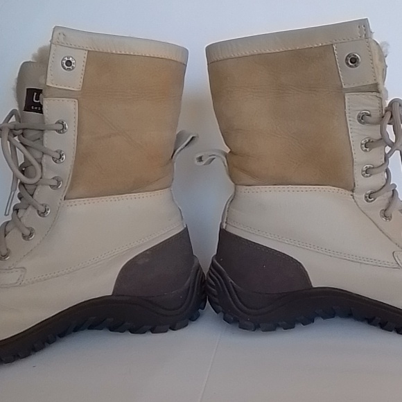 UGG Adirondack II Leather Boots - Picture 9 of 14